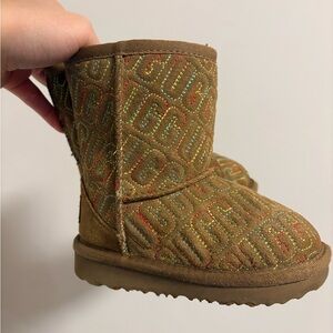 UGG Kids Boots in Brown with Multicolor Logo